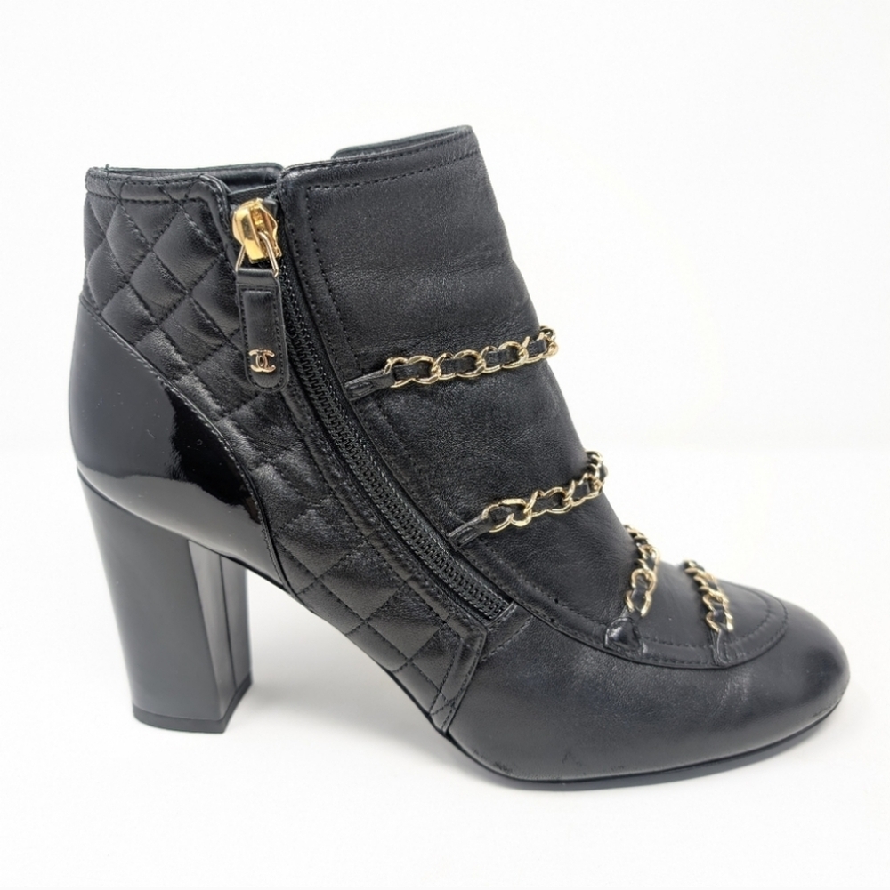 Chanel Chain Quilted Black Leather Matelasse Ankle Boots  CC - size 39